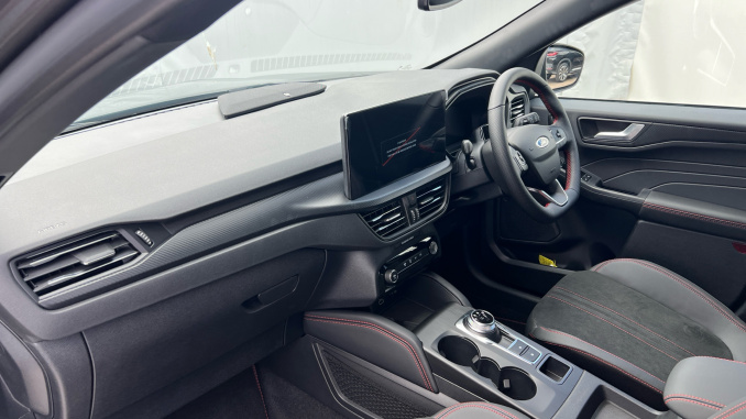 Ford Kuga 2.5 FHEV ST-Line 5dr CVT Hybrid Estate - Image 9